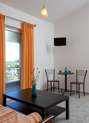 Irene Studios Hotel Evia Екстер'єр фото